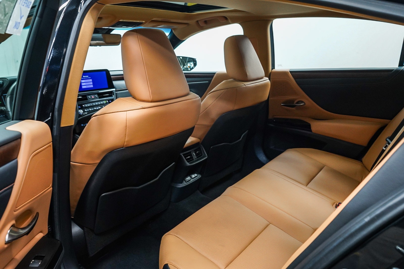 Thumbnail: 2025 Lexus ES - 19