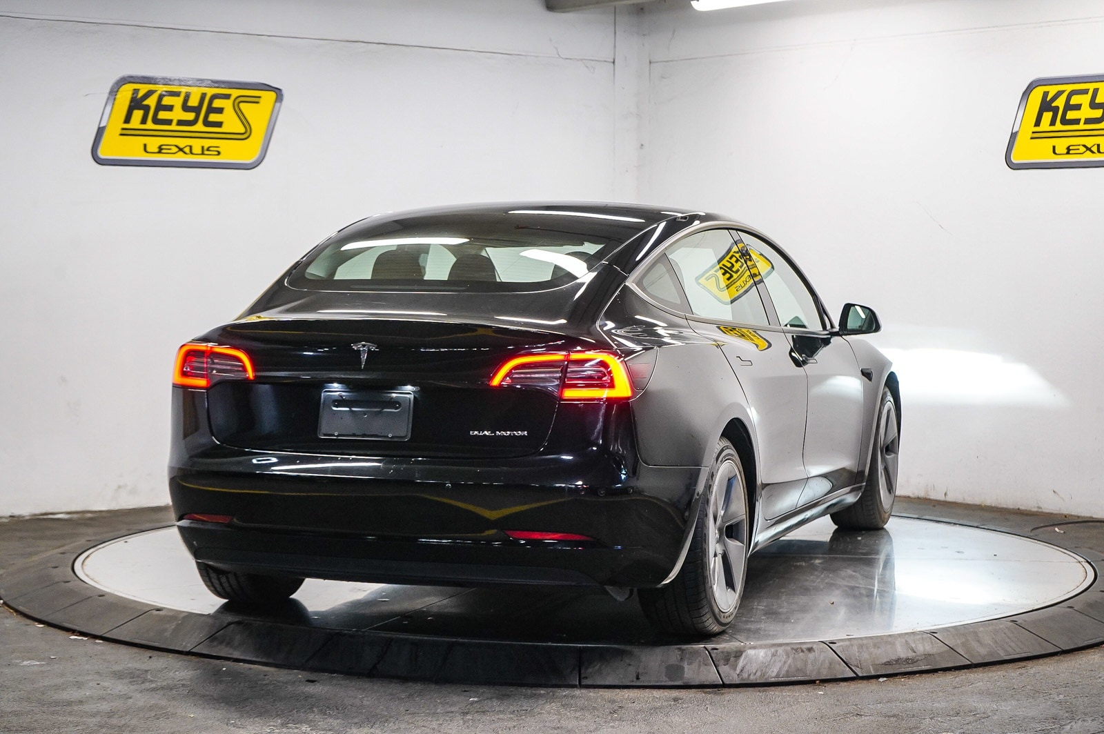 Thumbnail: 2021 Tesla Model 3 - 4