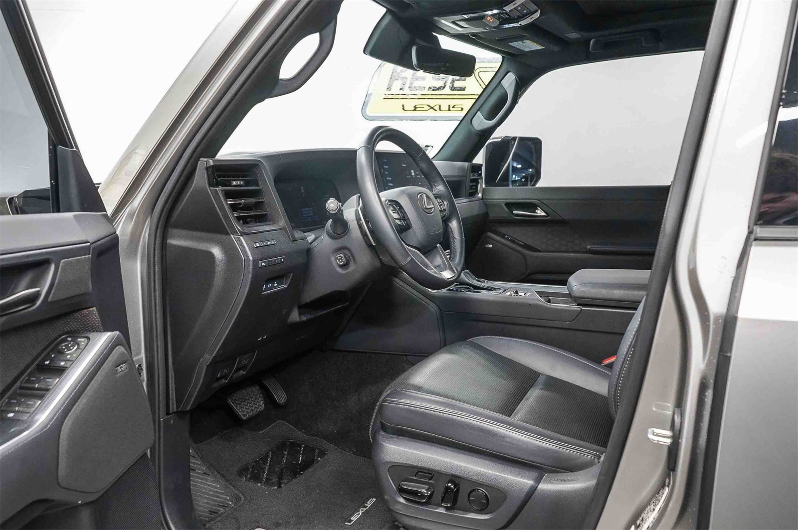 Thumbnail: 2024 Lexus GX - 18