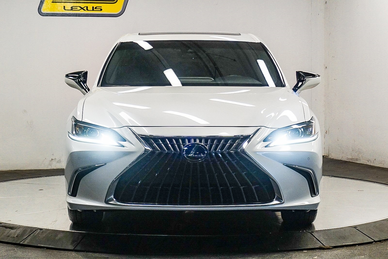 Thumbnail: 2024 Lexus ES - 6