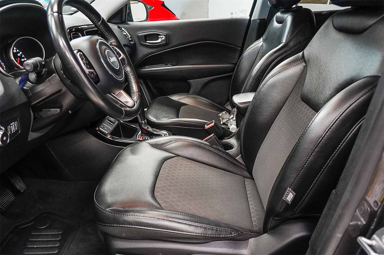 Thumbnail: 2020 Jeep Compass - 19