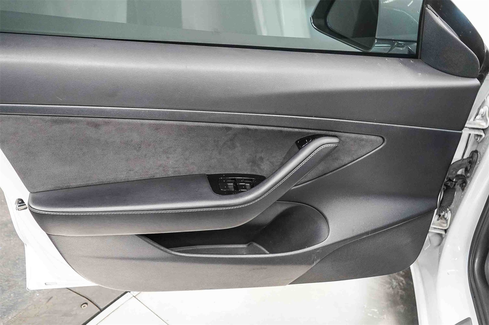 Thumbnail: 2020 Tesla Model 3 - 21