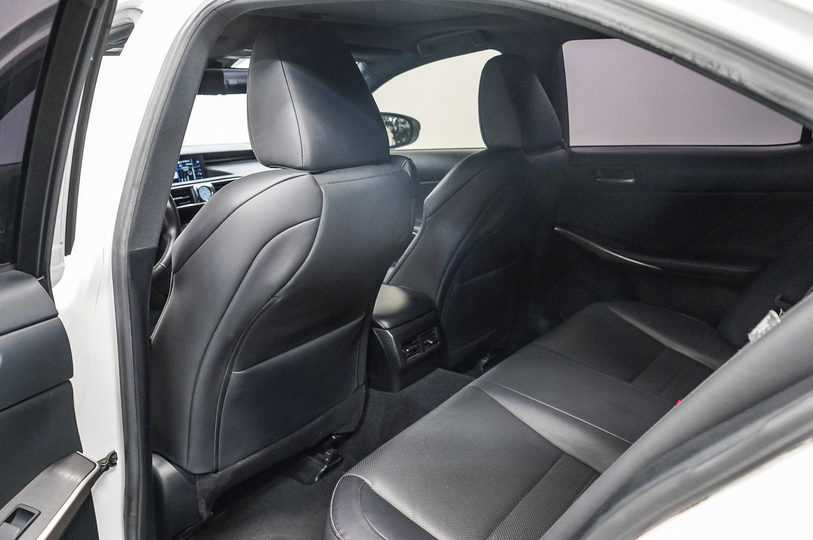 Thumbnail: 2019 Lexus IS - 19