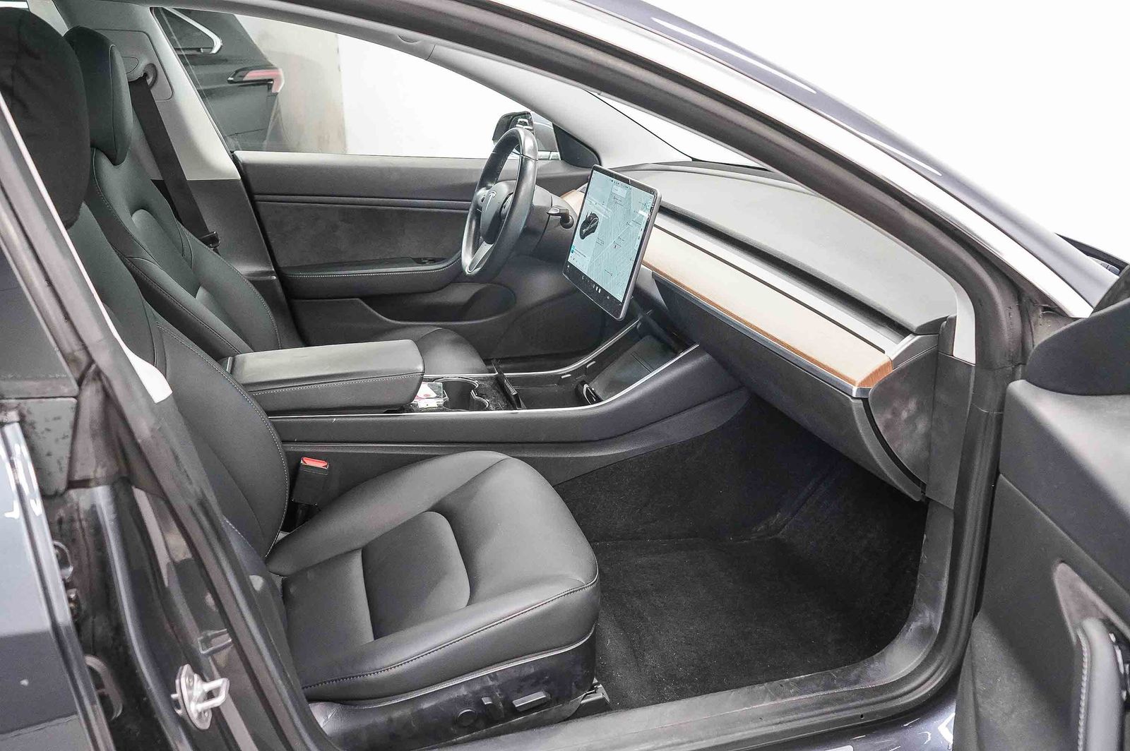 Thumbnail: 2019 Tesla Model 3 - 16