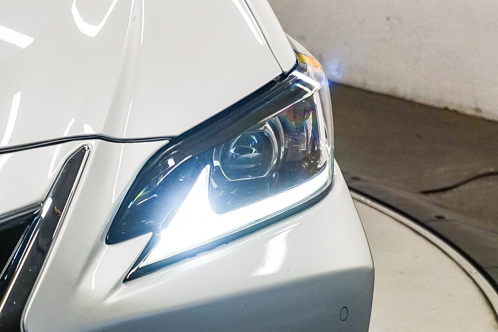 Thumbnail: 2024 Lexus ES - 7