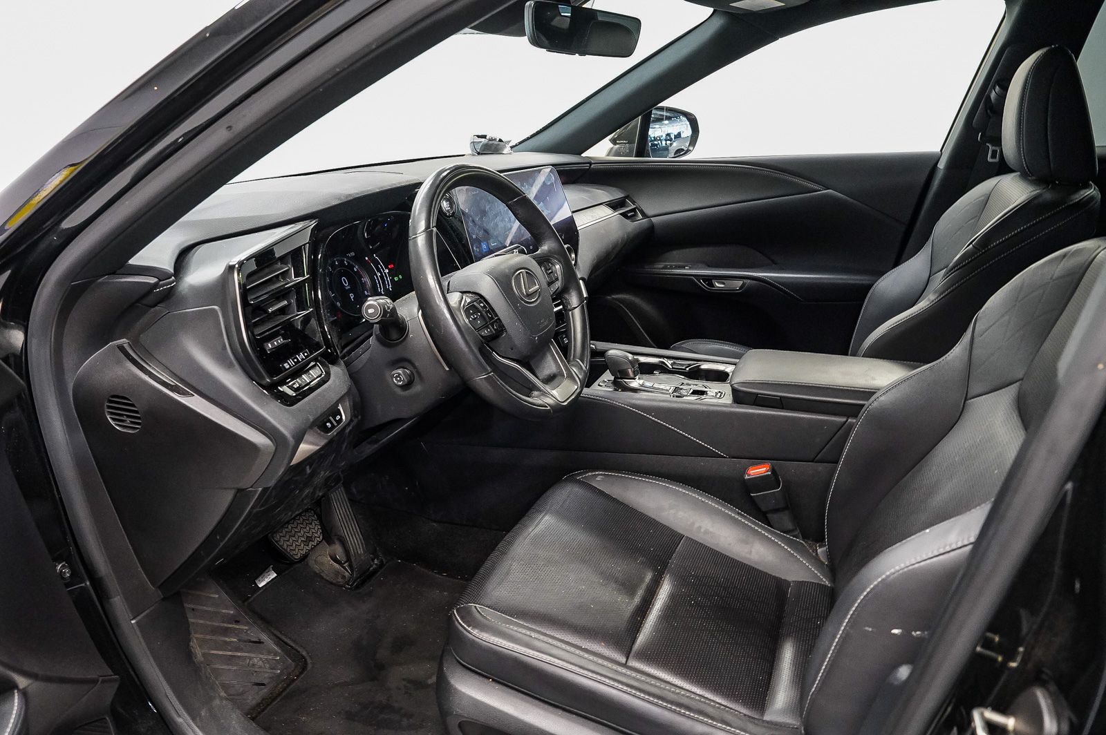 Thumbnail: 2023 Lexus RX - 18