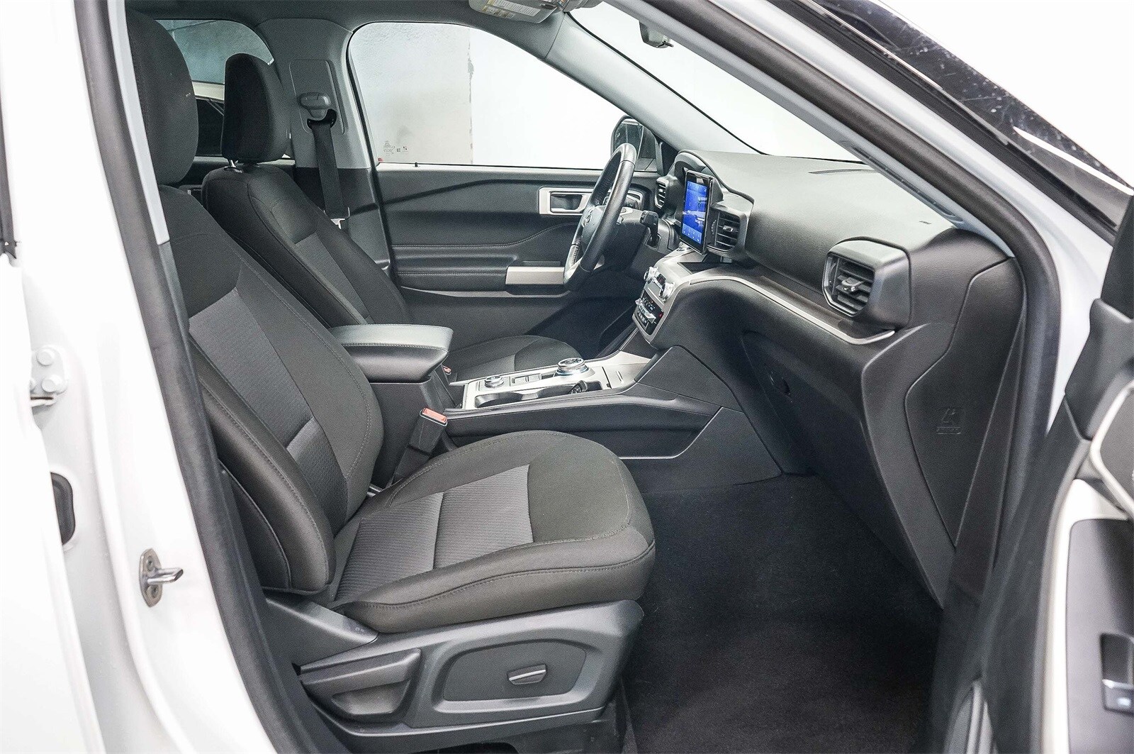 Thumbnail: 2022 Ford Explorer - 16