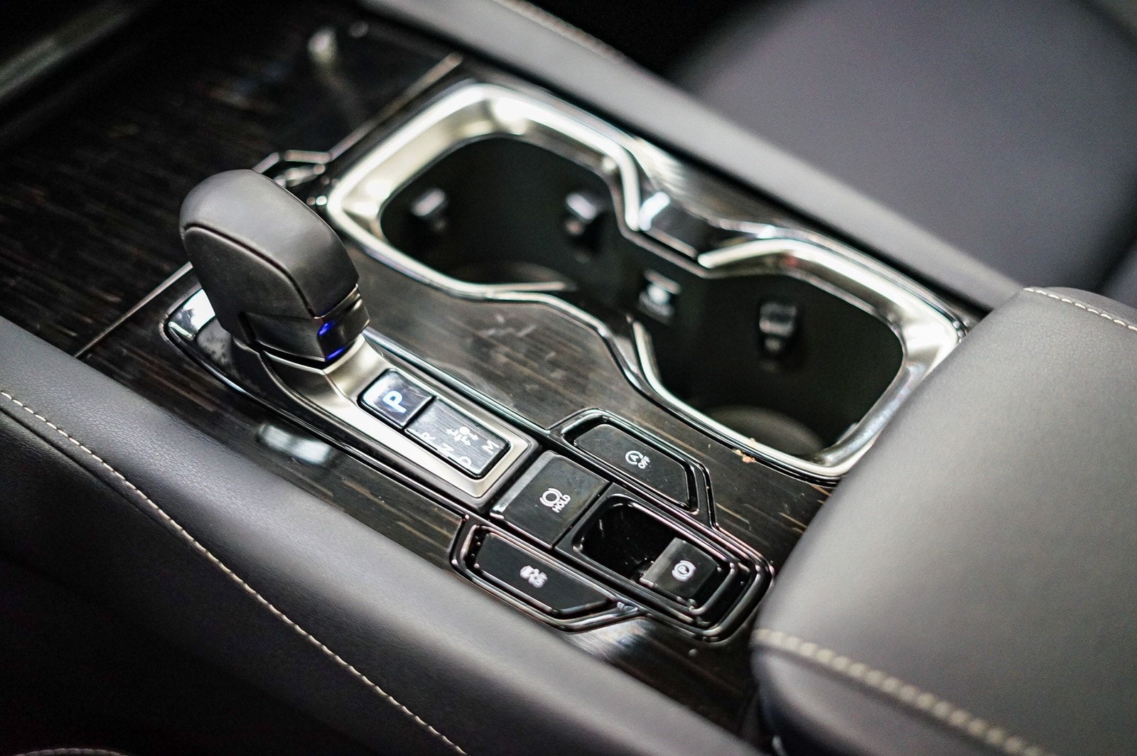 Thumbnail: 2024 Lexus RX - 21