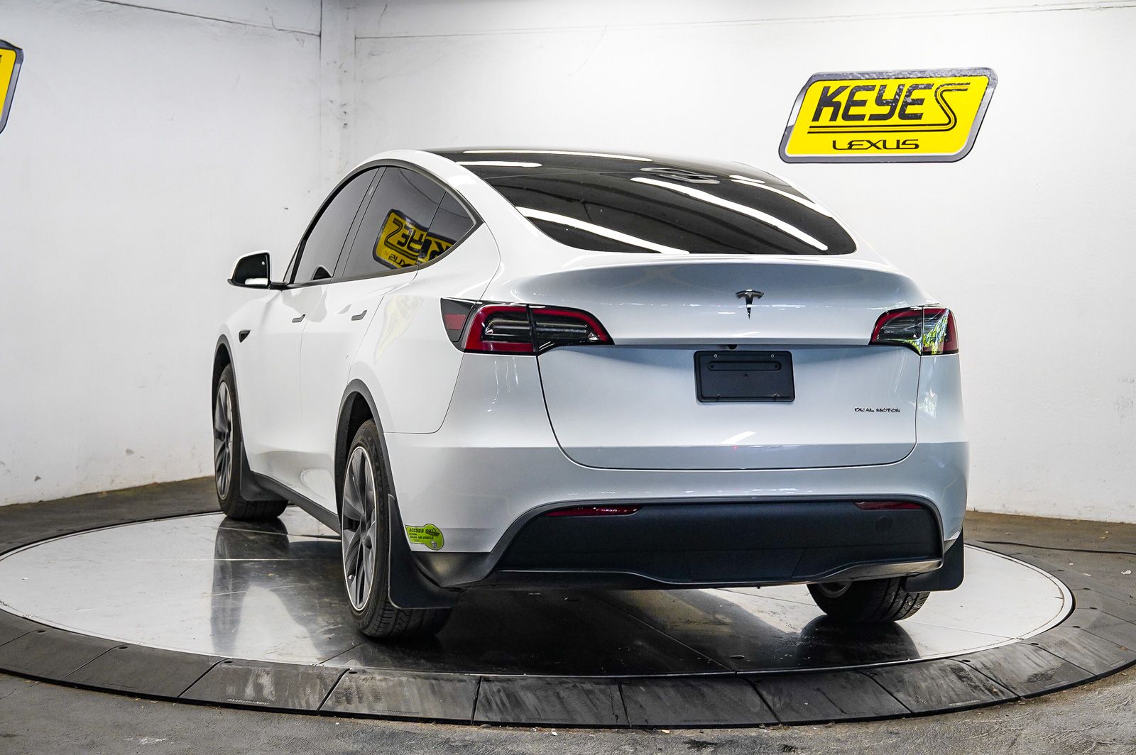 Thumbnail: 2023 Tesla Model Y - 3