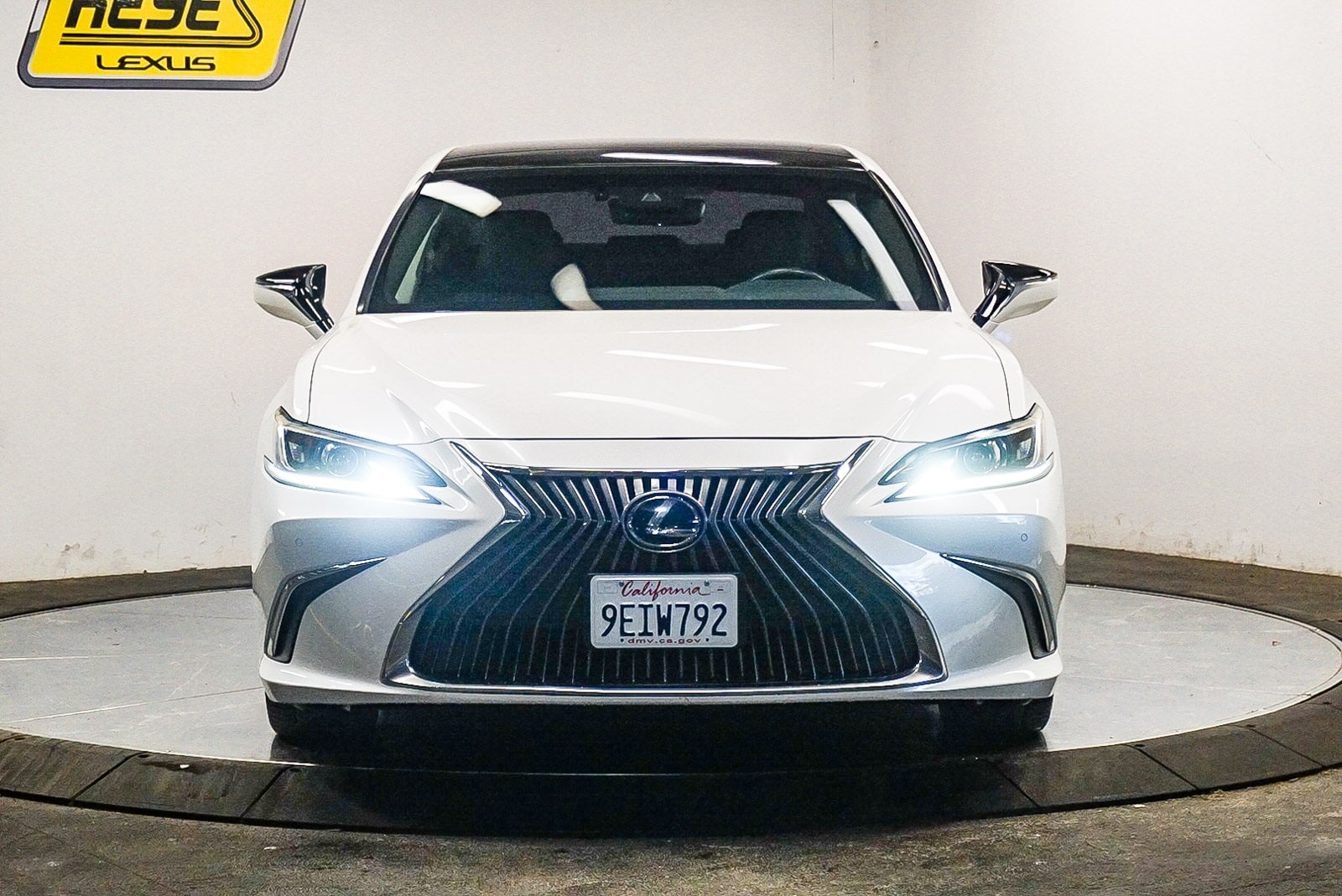 Thumbnail: 2020 Lexus ES - 6