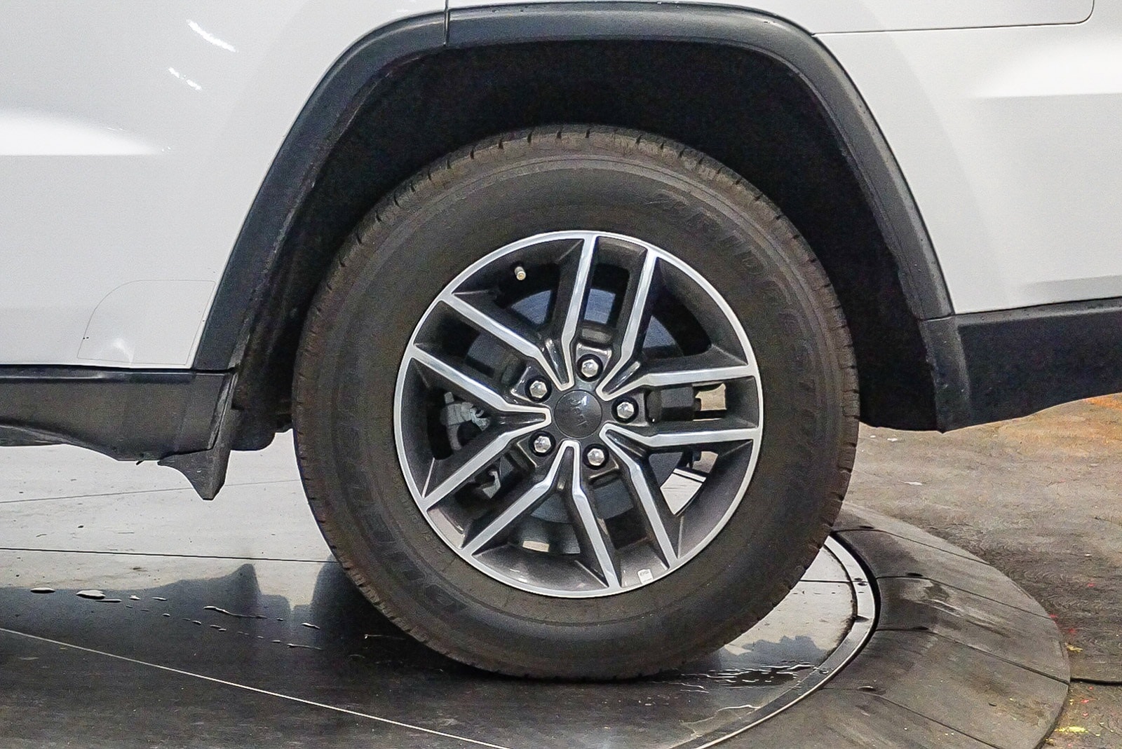 Thumbnail: 2020 Jeep Grand Cherokee - 10