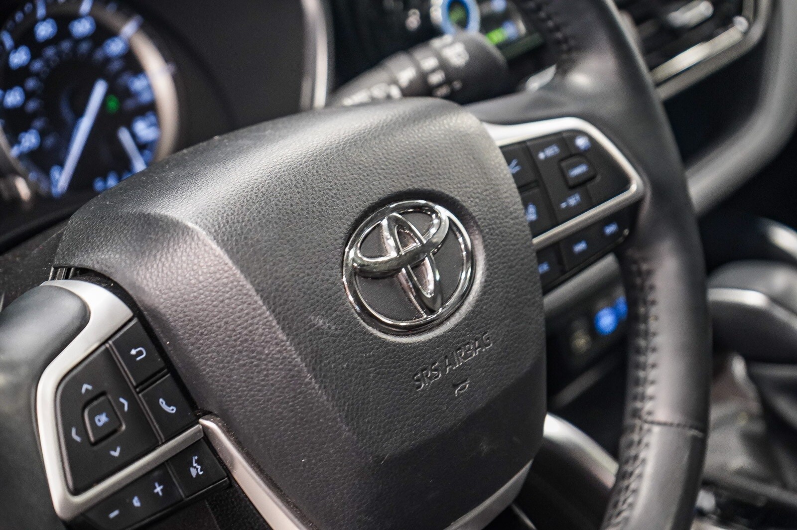 Thumbnail: 2022 Toyota Highlander - 21