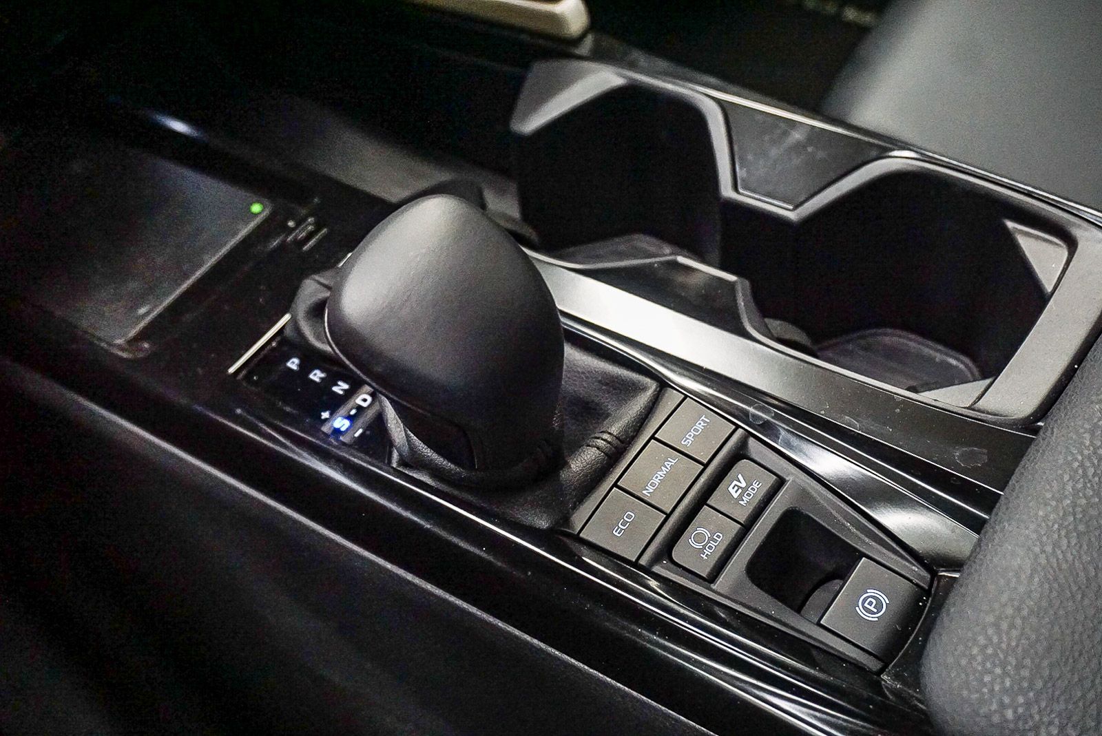 Thumbnail: 2025 Toyota Camry - 21