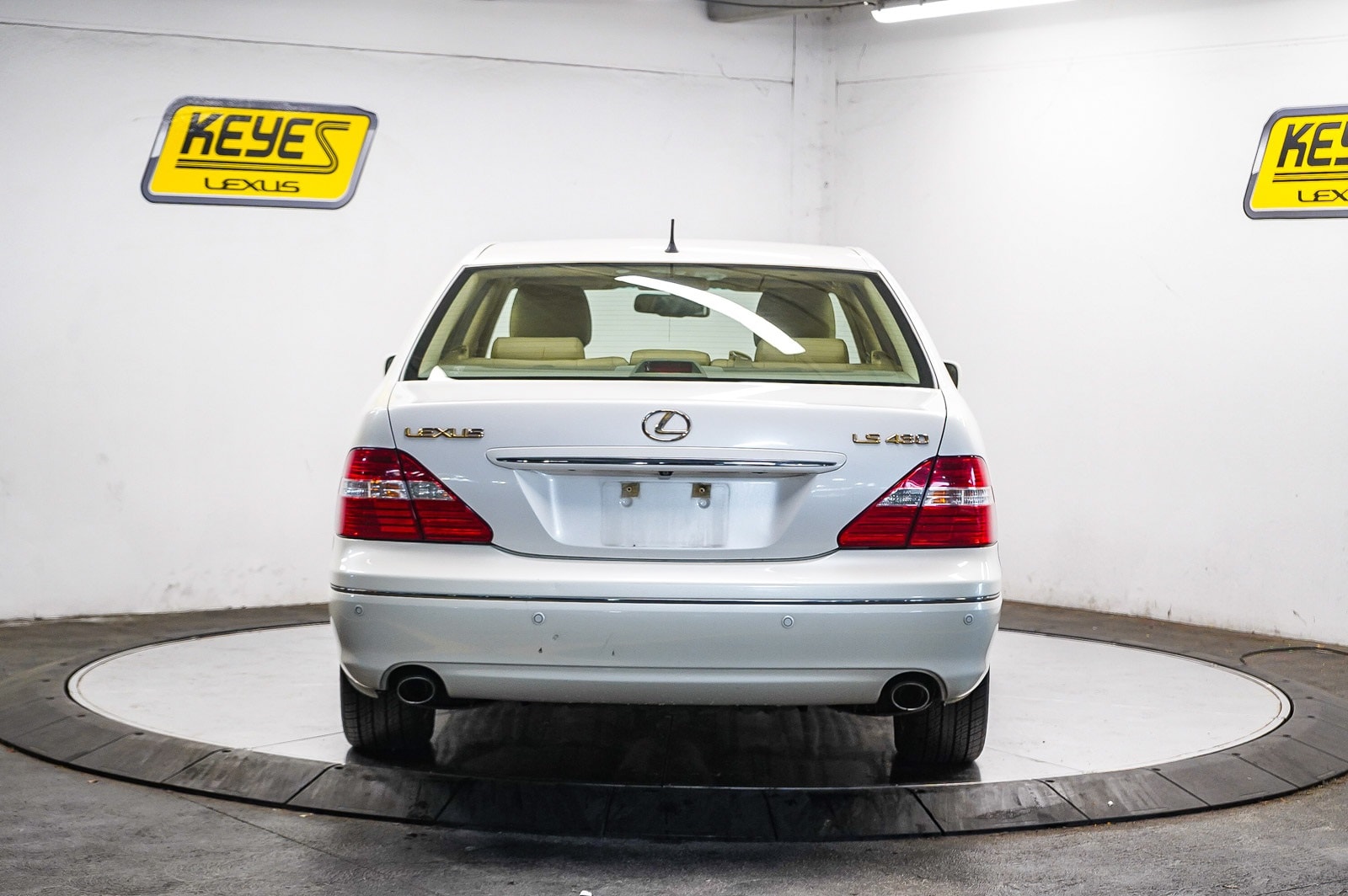 Thumbnail: 2005 Lexus LS - 3