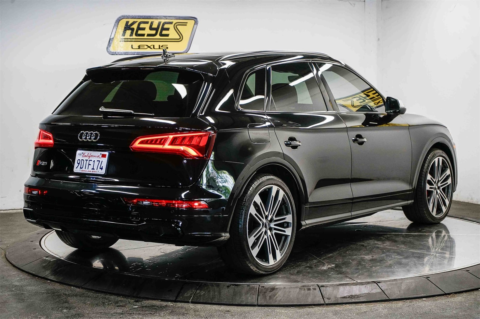 Thumbnail: 2018 Audi SQ5 - 4