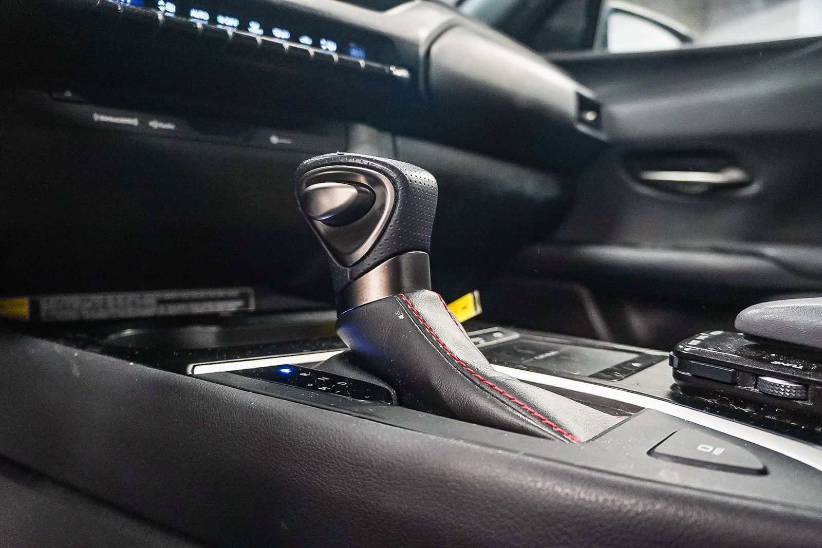 Thumbnail: 2020 Lexus UX - 21