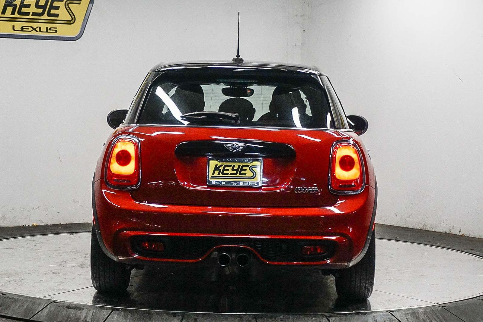 Thumbnail: 2016 MINI Cooper Hardtop - 3