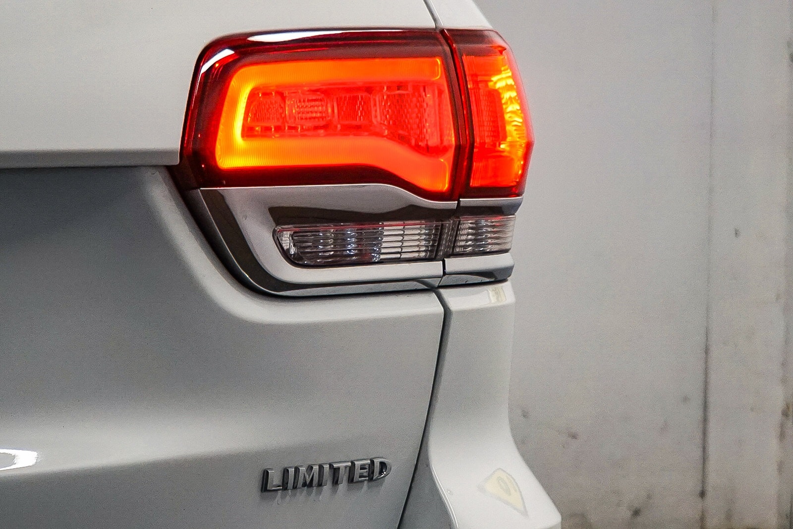 Thumbnail: 2020 Jeep Grand Cherokee - 11