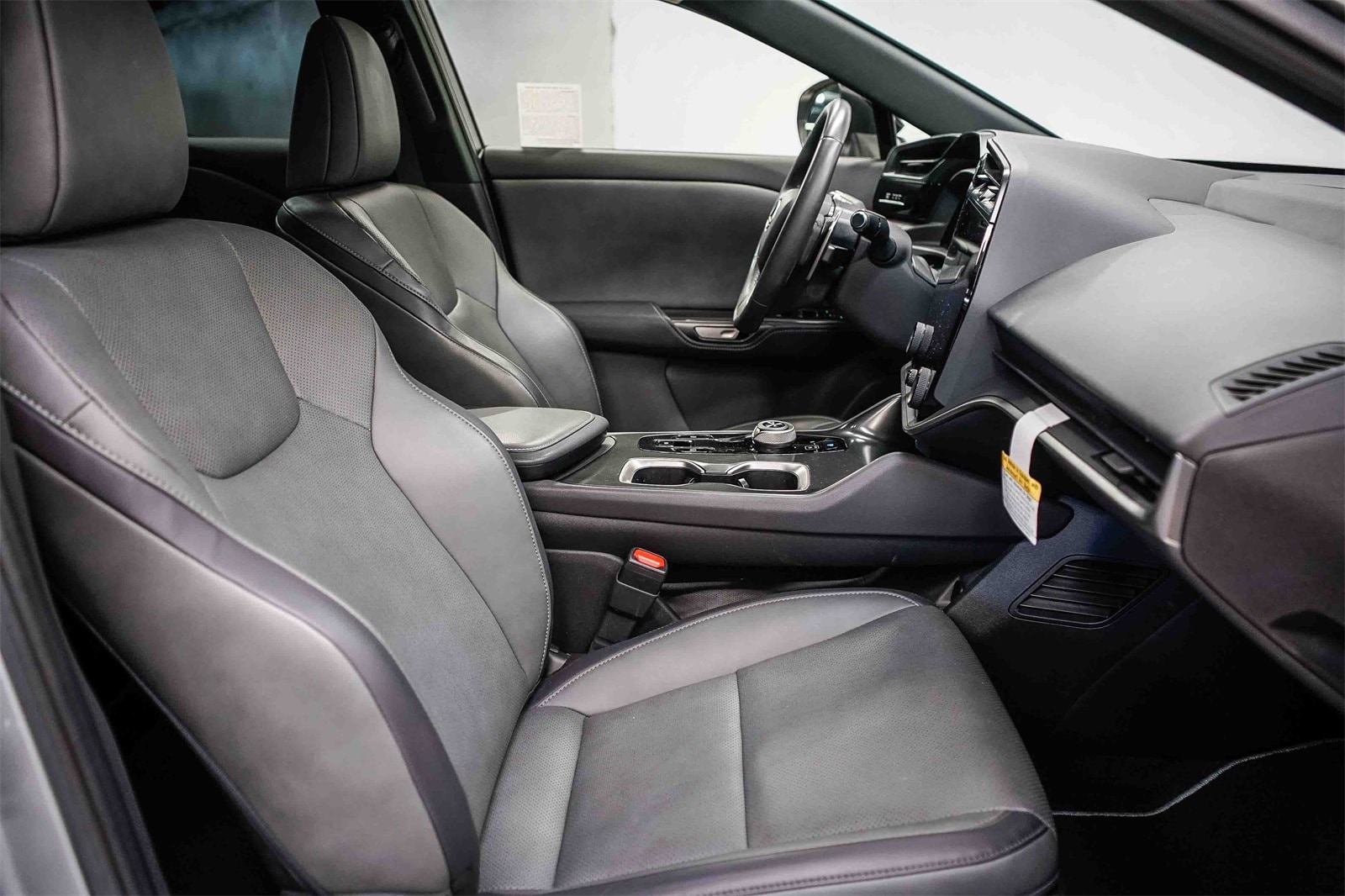 Thumbnail: 2024 Lexus RZ - 15