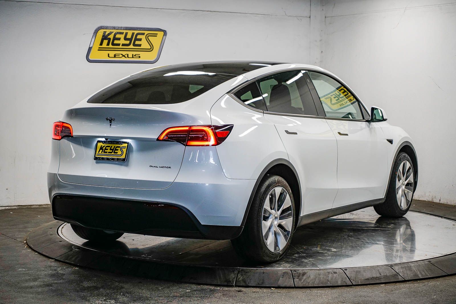 Thumbnail: 2023 Tesla Model Y - 4