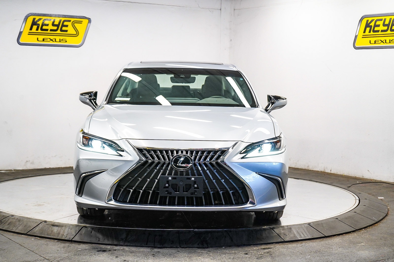 Thumbnail: 2024 Lexus ES - 6
