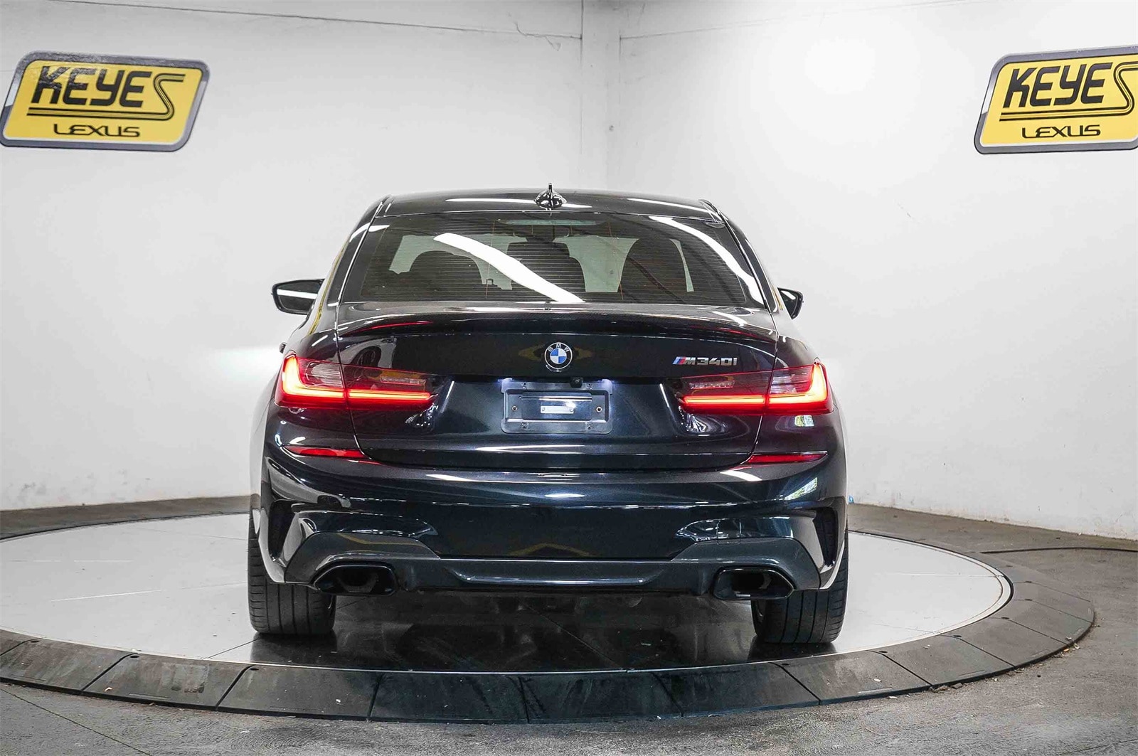 Thumbnail: 2022 BMW 3 Series - 3