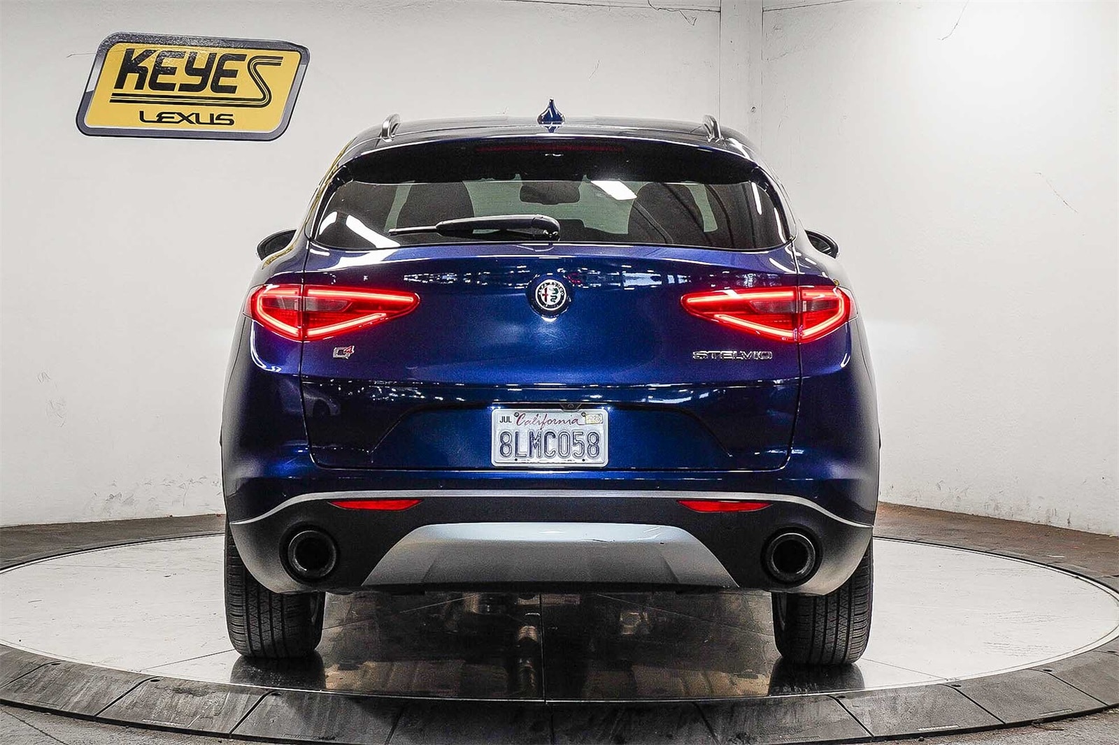 Thumbnail: 2018 Alfa Romeo Stelvio - 5