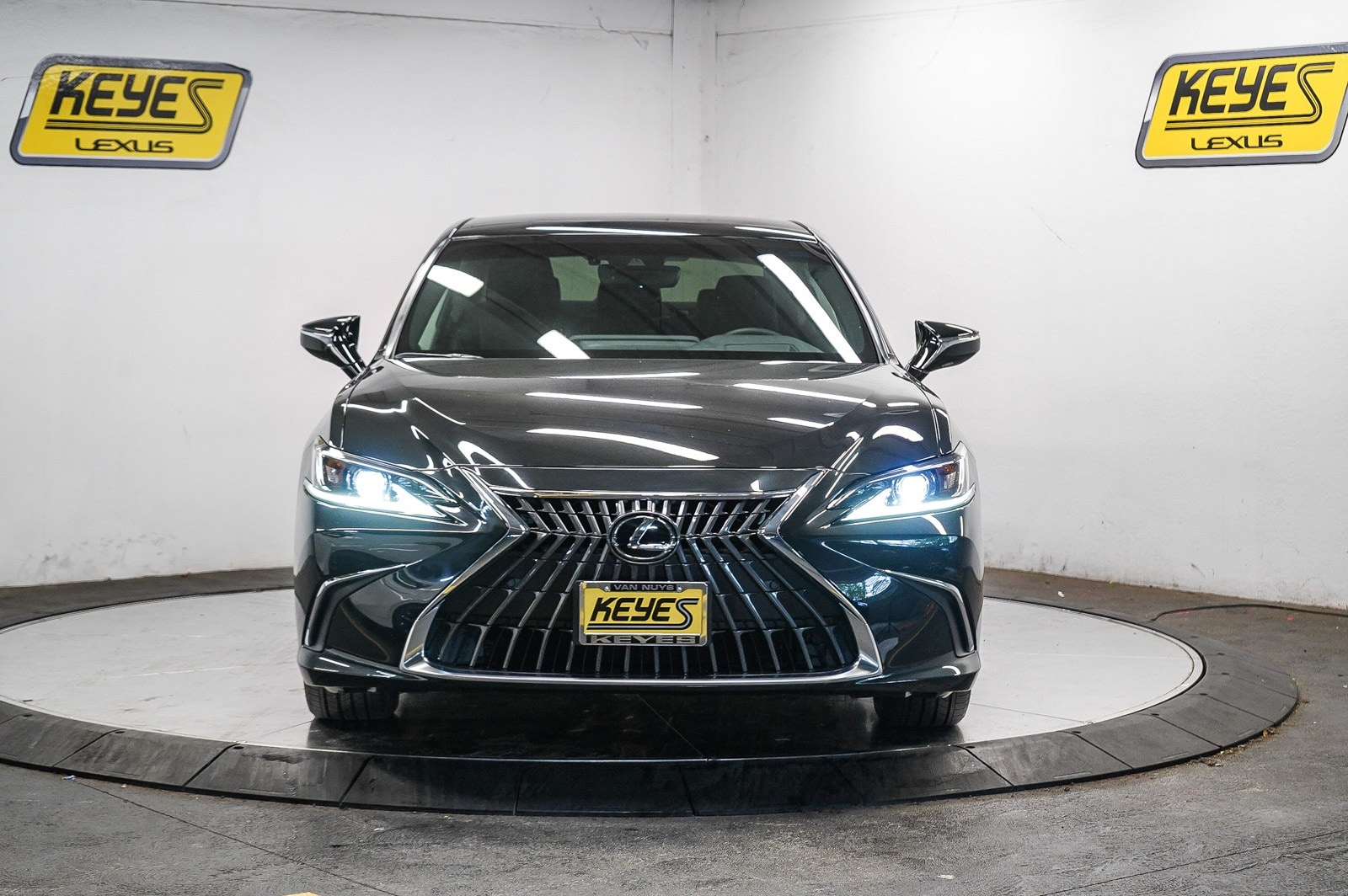 Thumbnail: 2025 Lexus ES - 6