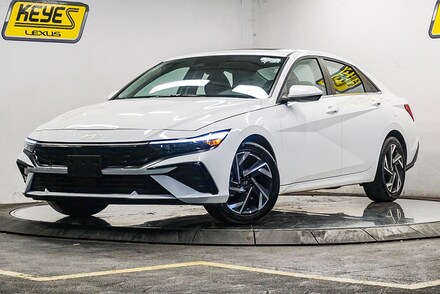 2025 Hyundai Elantra SEL Convenience Sedan