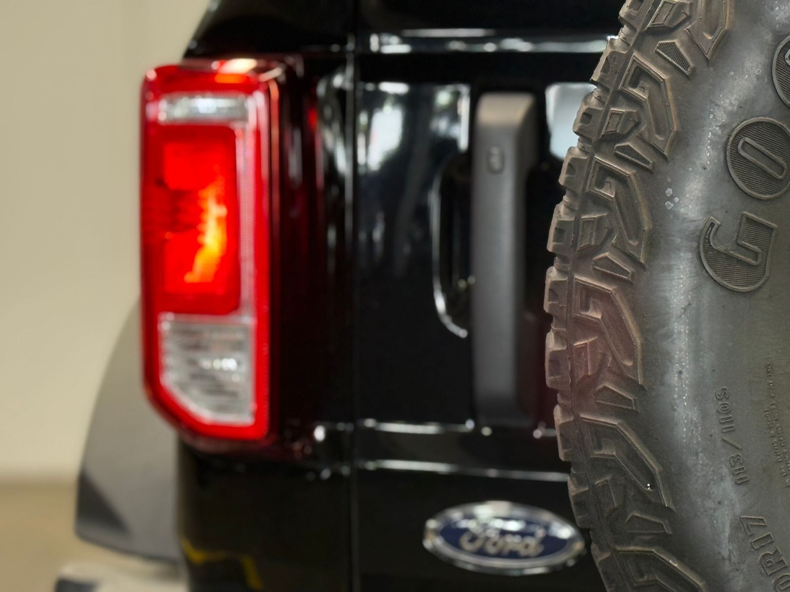 Thumbnail: 2023 Ford Bronco - 10