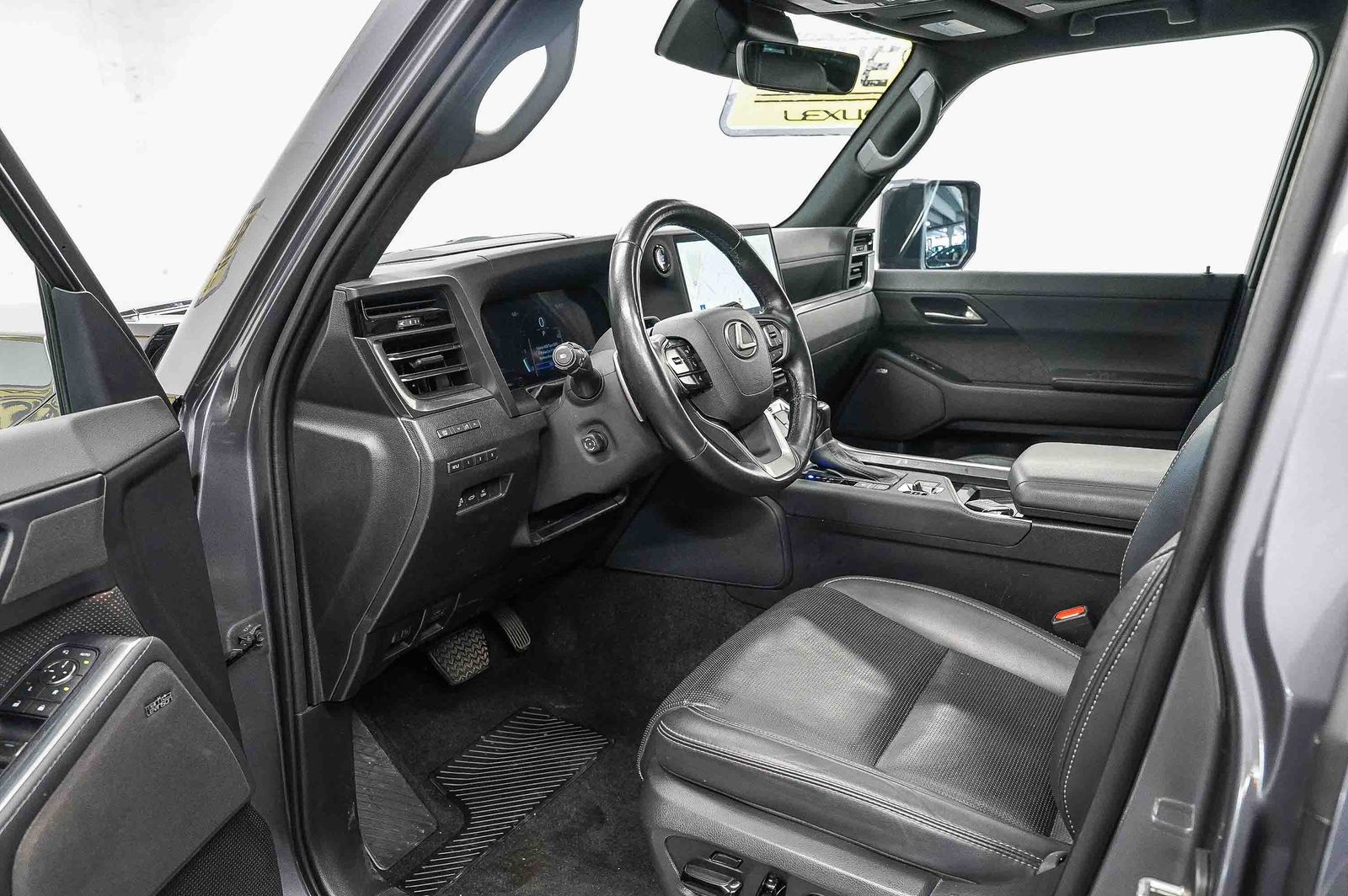 Thumbnail: 2024 Lexus GX - 18