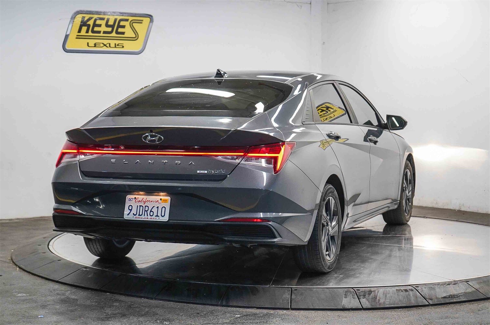 2023 Hyundai Elantra Hybrid Blue photo 4