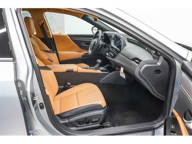 Thumbnail: 2025 Lexus ES - 19