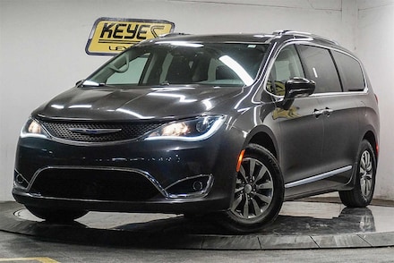 2019 Chrysler Pacifica Touring L Plus Van Passenger Van