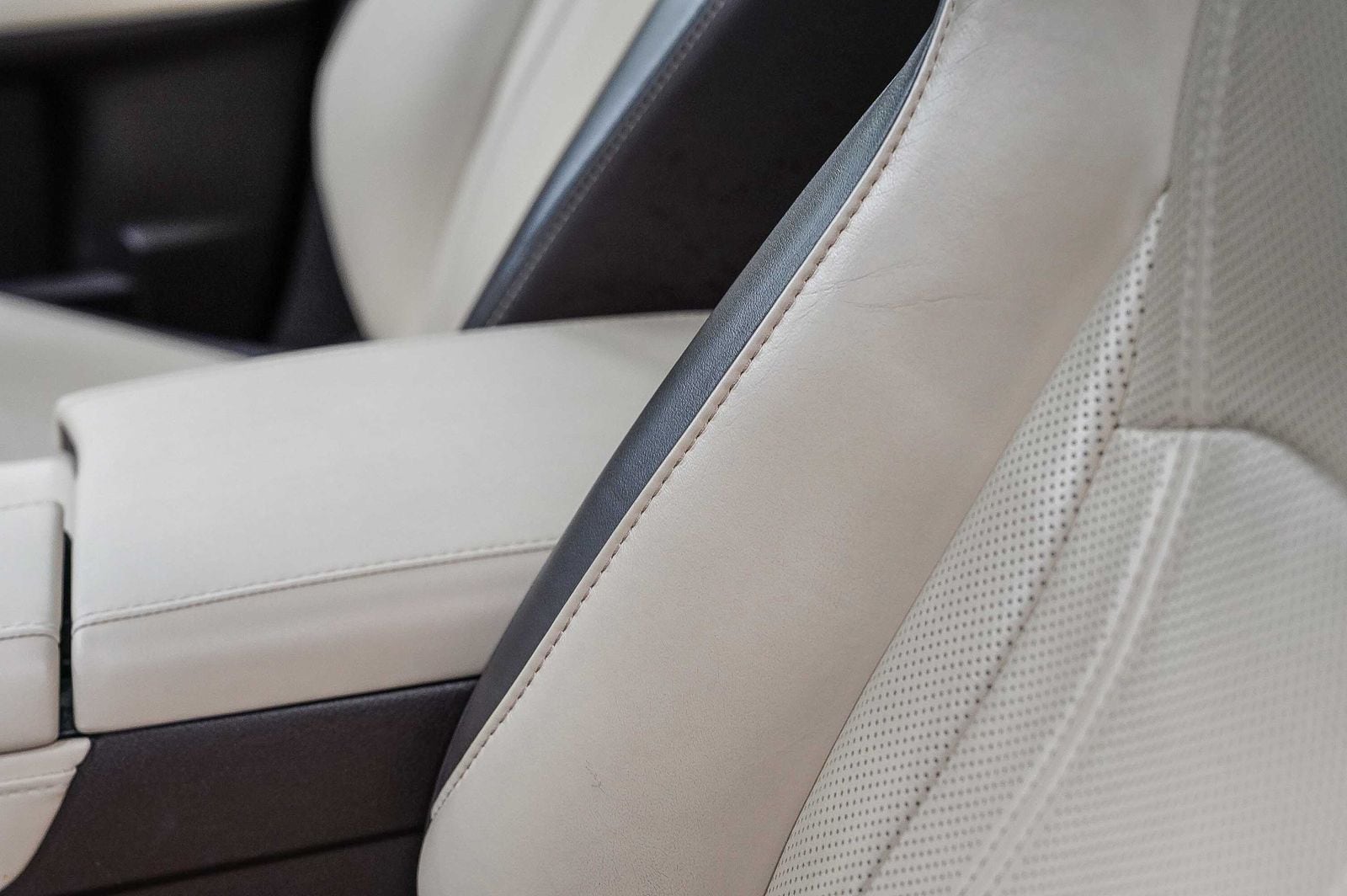 Thumbnail: 2016 Lexus RX - 20