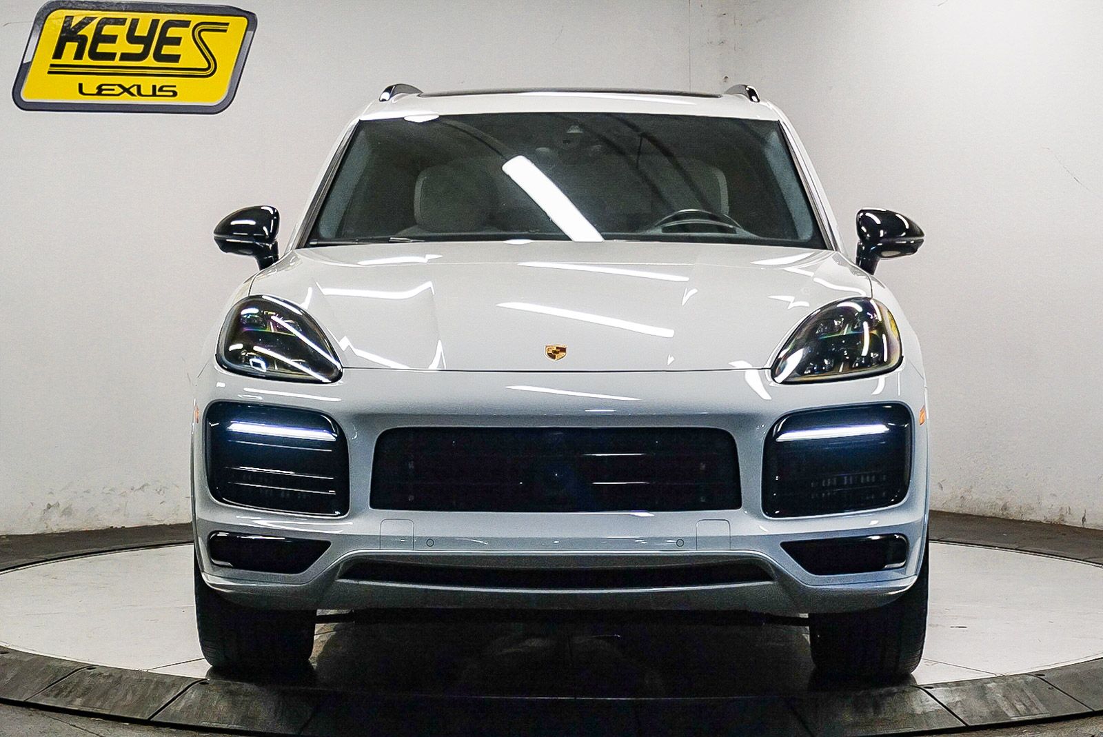 Thumbnail: 2023 Porsche Cayenne - 6
