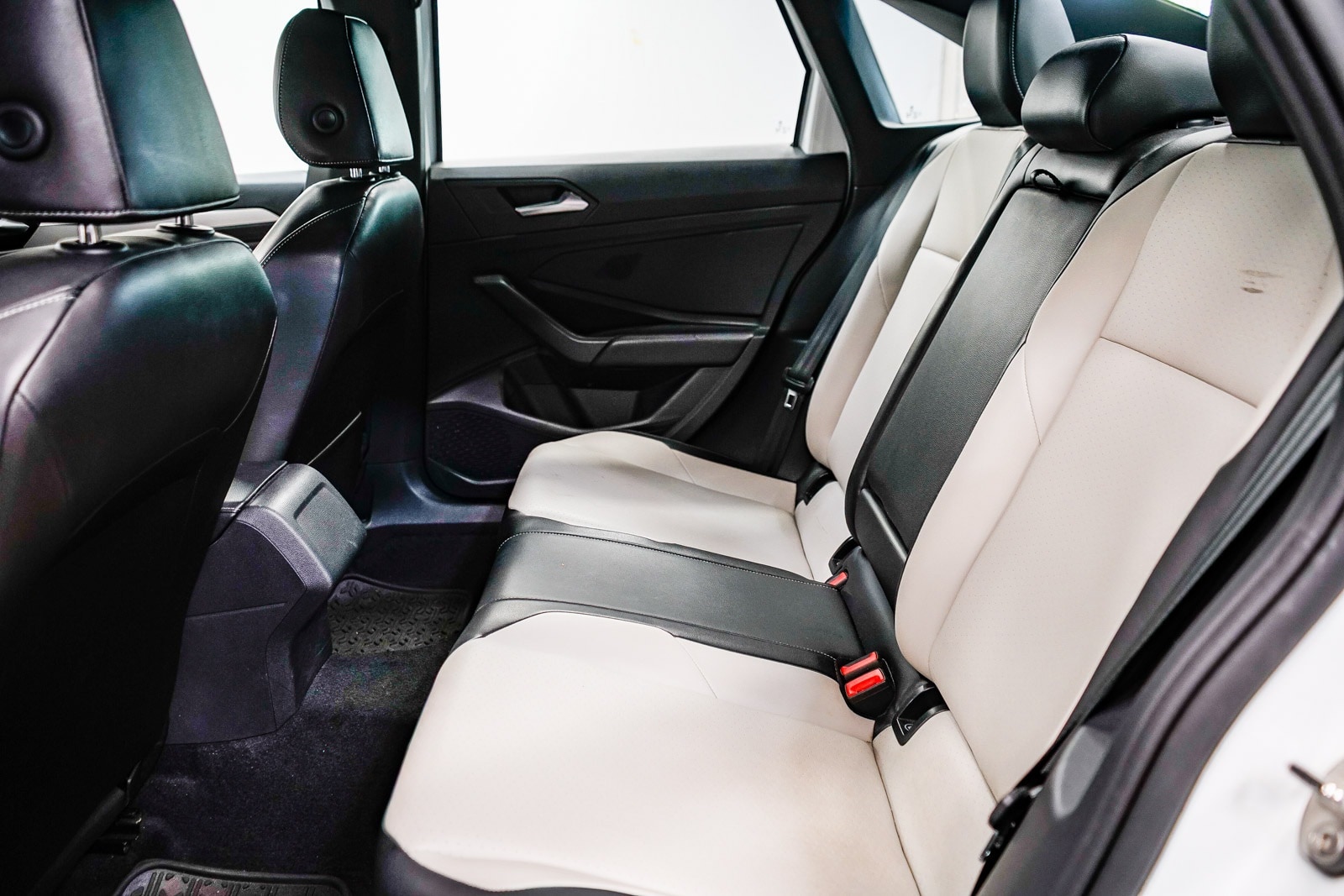 Thumbnail: 2019 Volkswagen Jetta - 18