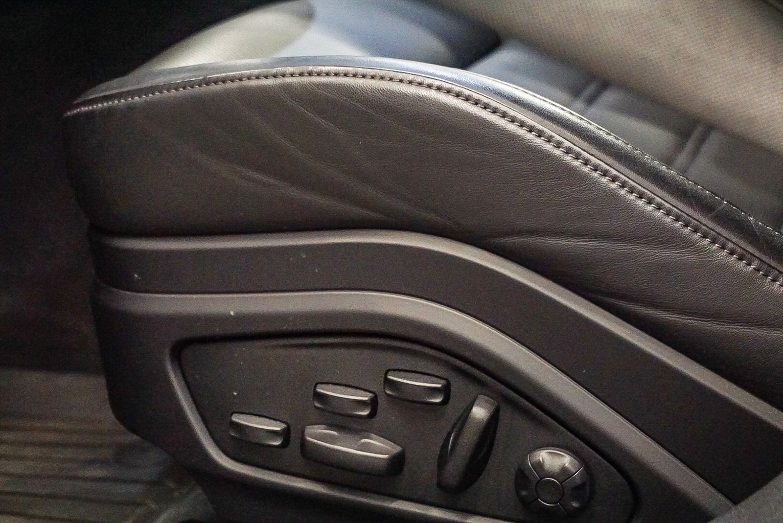 Thumbnail: 2024 Porsche Panamera - 21