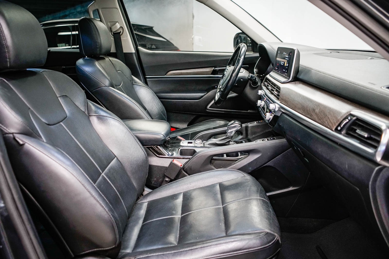 Thumbnail: 2021 Kia Telluride - 16