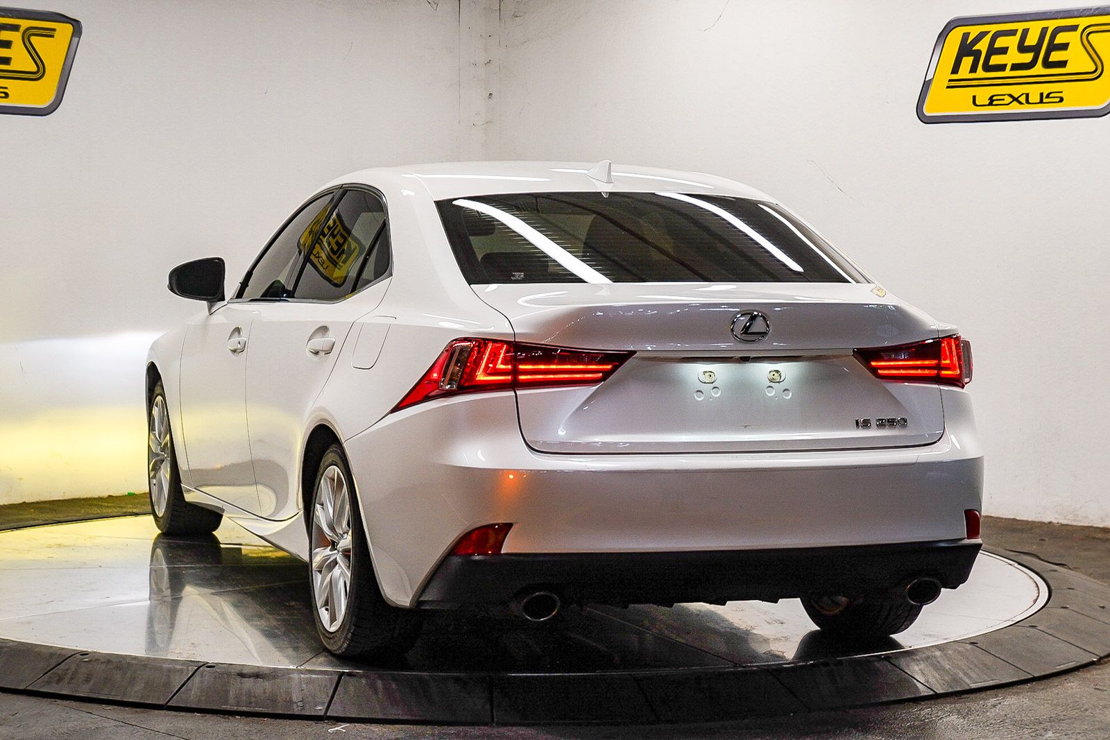 Thumbnail: 2014 Lexus IS - 2