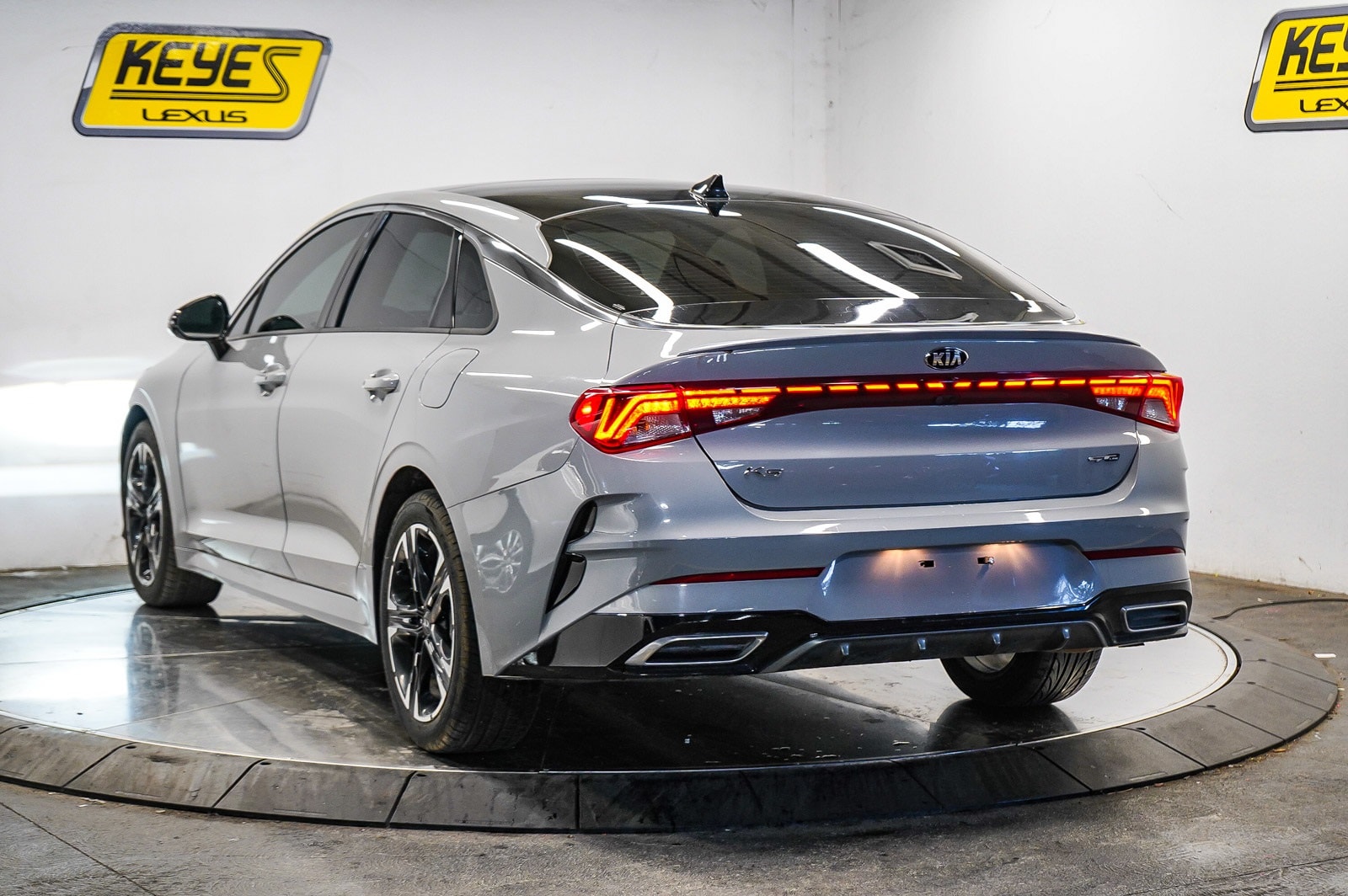 Thumbnail: 2021 Kia K5 - 2