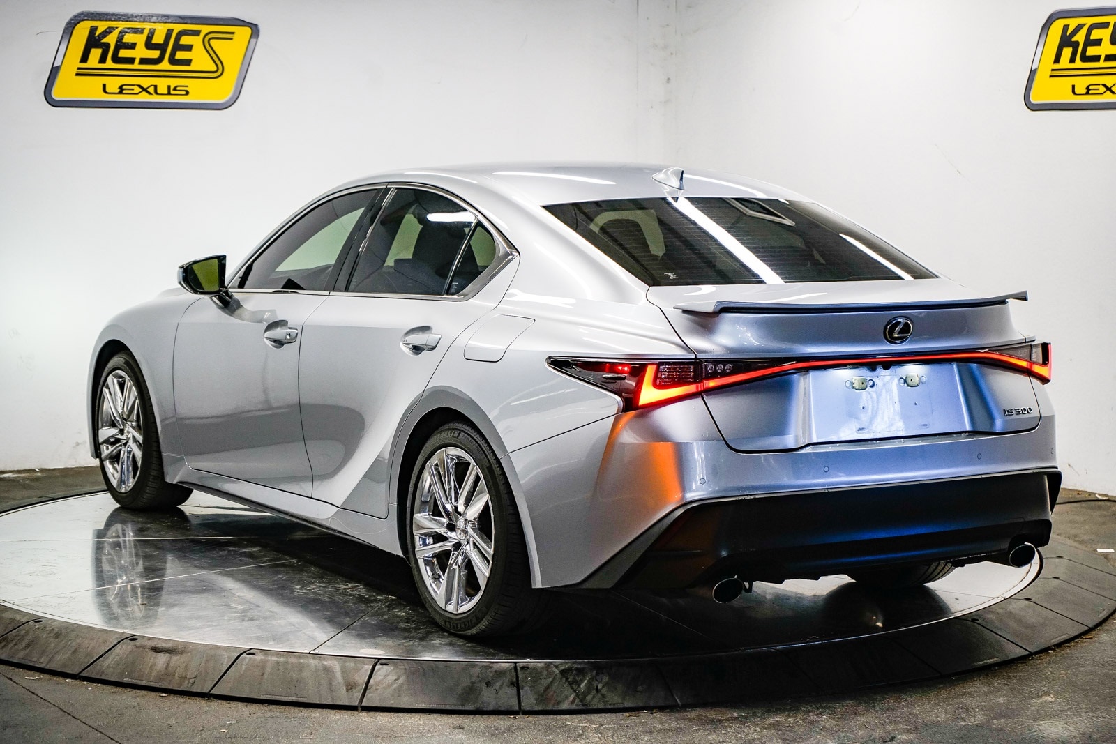 Thumbnail: 2021 Lexus IS - 2