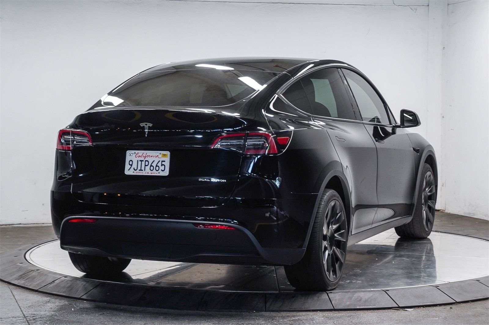 Thumbnail: 2023 Tesla Model Y - 4