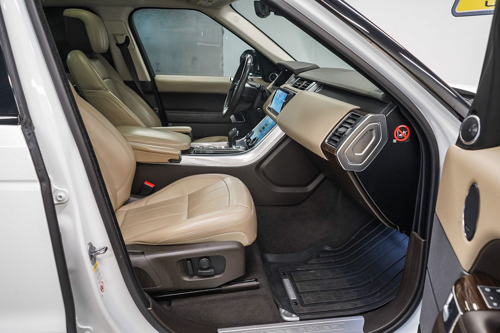 Thumbnail: 2018 Land Rover Range Rover Sport - 17