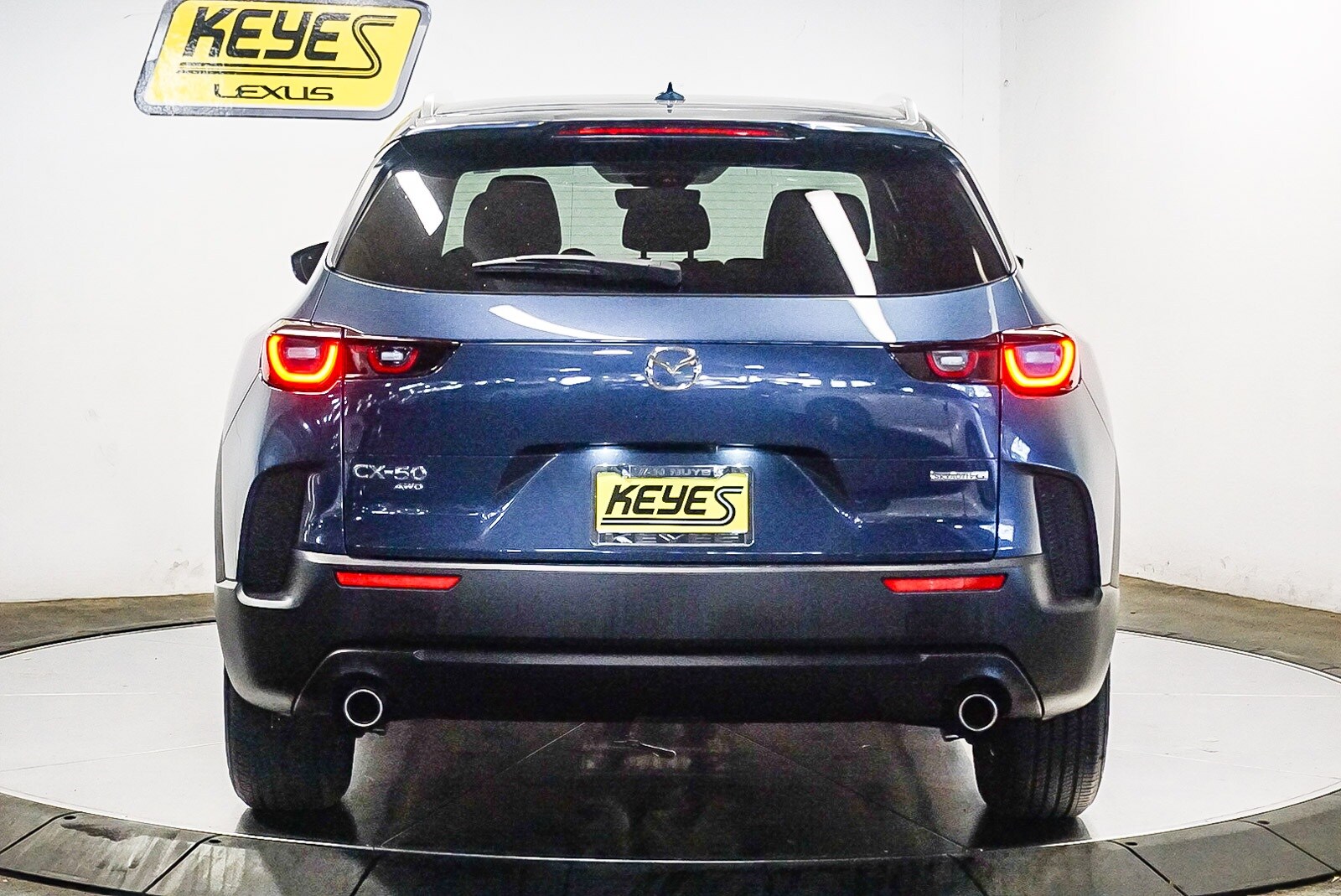 2024 Mazda CX-50 2.5 S Premium photo 2