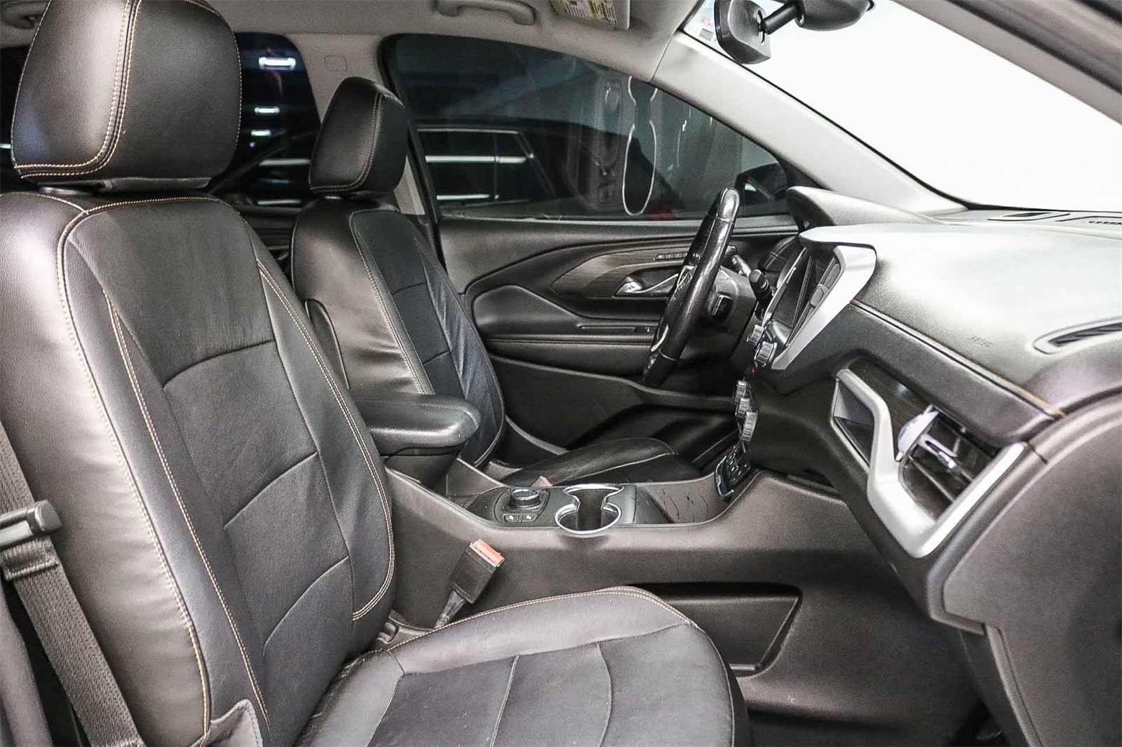 Thumbnail: 2021 GMC Terrain - 17