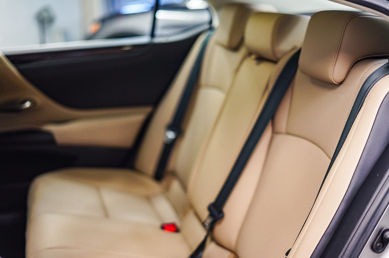 Thumbnail: 2020 Lexus ES - 21