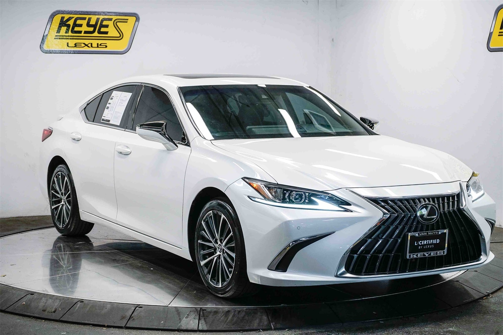 Thumbnail: 2023 Lexus ES - 4
