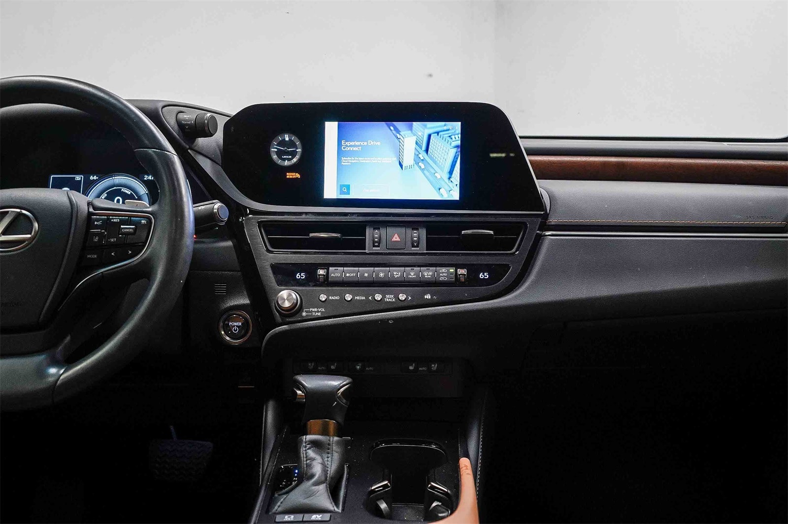 Thumbnail: 2025 Lexus ES - 13