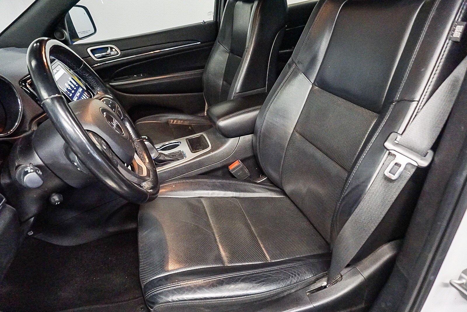 Thumbnail: 2020 Jeep Grand Cherokee - 18